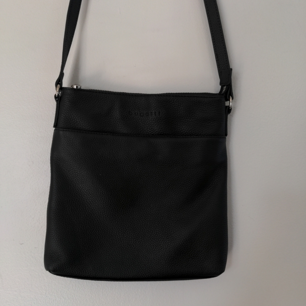 Bugatti Crossbody Handbag Leather Adjustable Strap Pebbled Medium NWOT